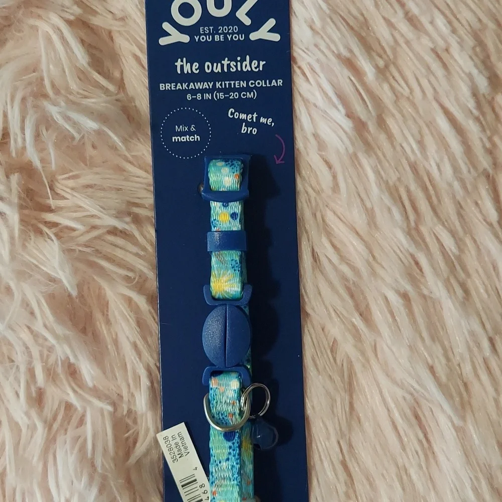 Pet collar and 2 leashes